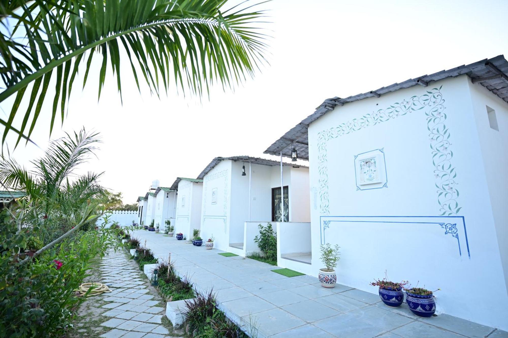 The Castle Crown - Hem Vilas Resort Ranthambhore Saváj Madhopur Kültér fotó