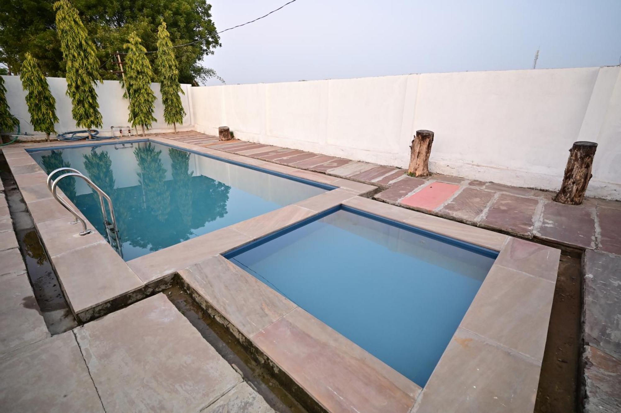 The Castle Crown - Hem Vilas Resort Ranthambhore Saváj Madhopur Kültér fotó