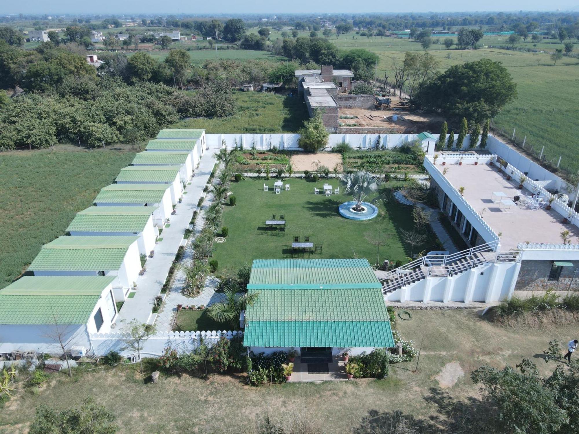 The Castle Crown - Hem Vilas Resort Ranthambhore Saváj Madhopur Kültér fotó
