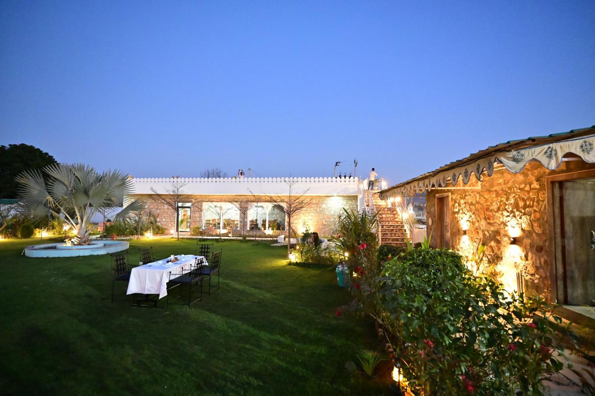 The Castle Crown - Hem Vilas Resort Ranthambhore Saváj Madhopur Kültér fotó