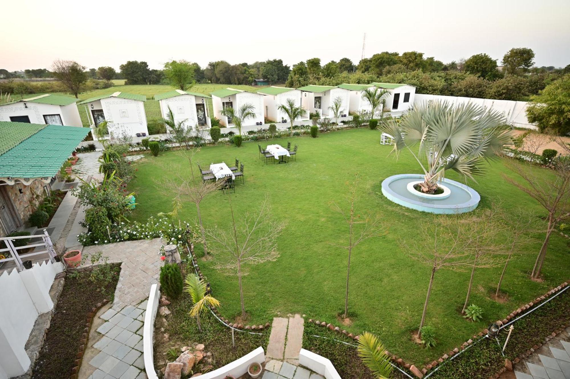 The Castle Crown - Hem Vilas Resort Ranthambhore Saváj Madhopur Kültér fotó