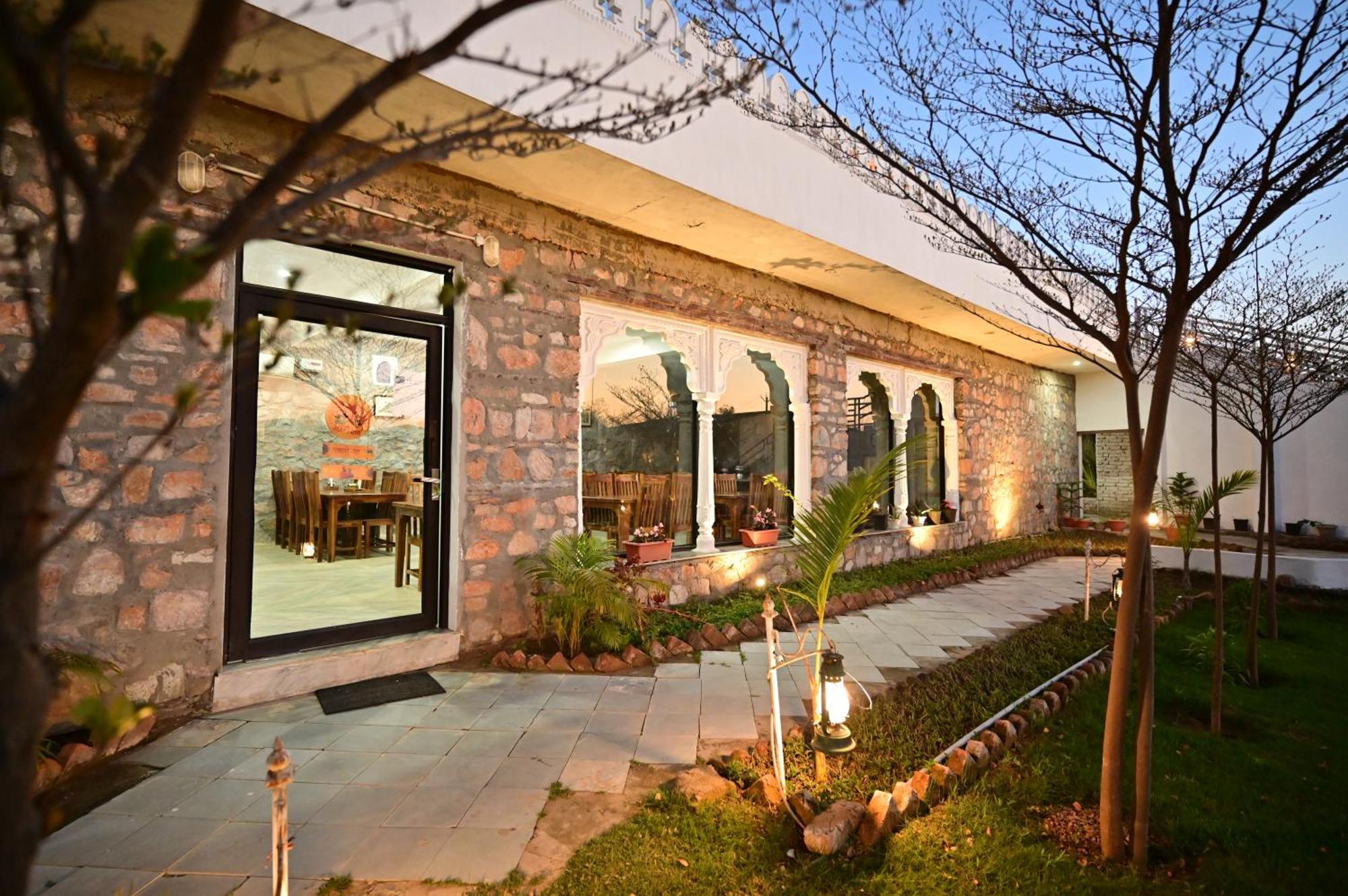 The Castle Crown - Hem Vilas Resort Ranthambhore Saváj Madhopur Kültér fotó