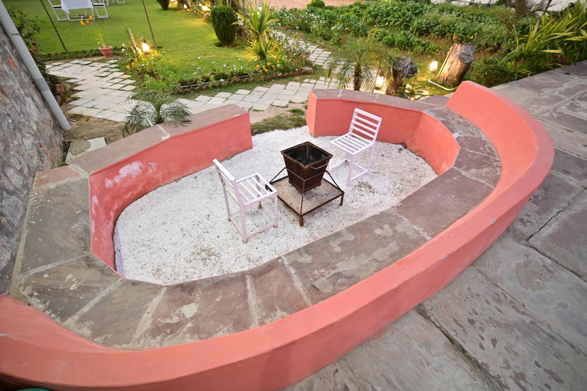 The Castle Crown - Hem Vilas Resort Ranthambhore Saváj Madhopur Kültér fotó