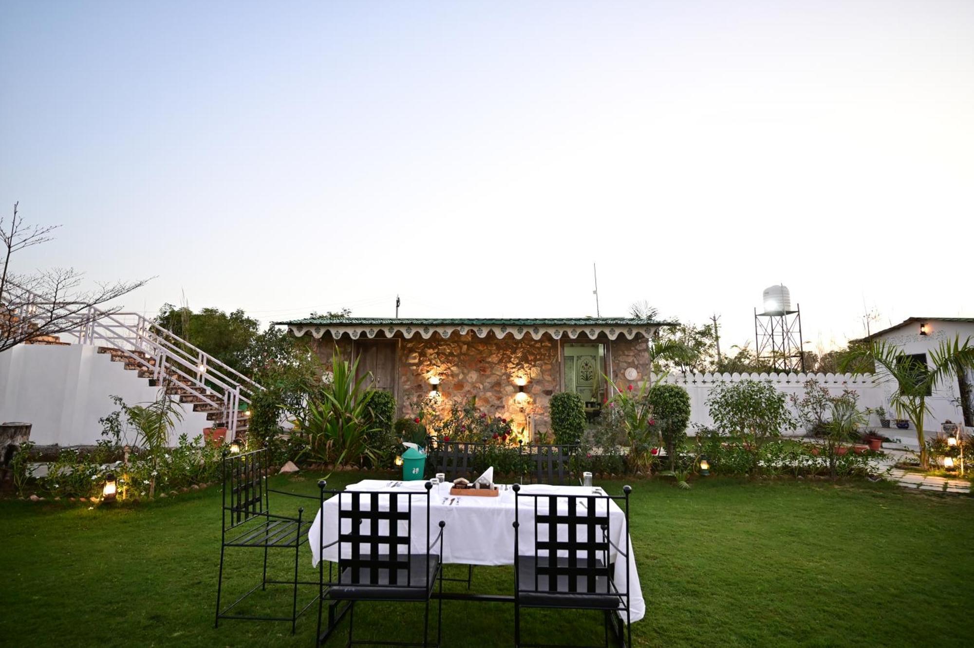 The Castle Crown - Hem Vilas Resort Ranthambhore Saváj Madhopur Kültér fotó